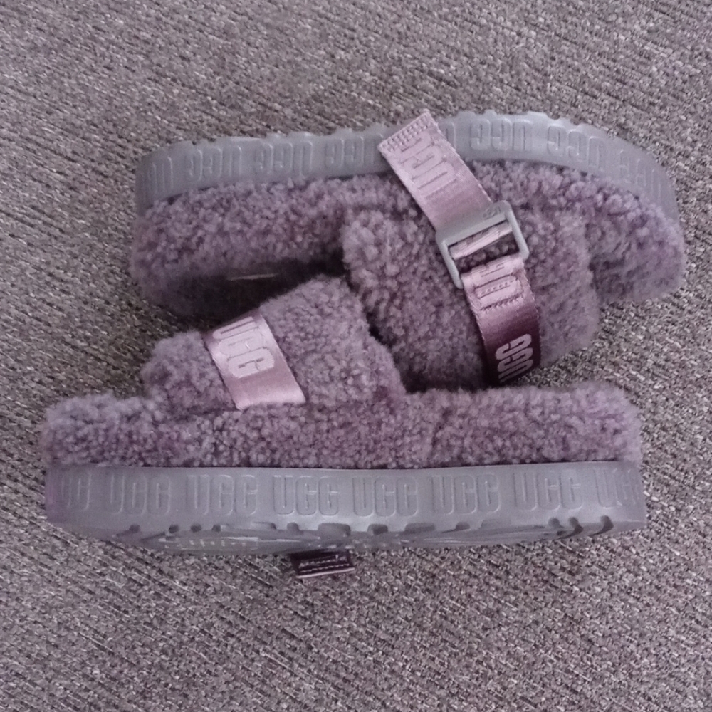 ๐ฉถUGG๐ฉถ - Fluffita Gray Flatform Slipper - Picture 8 of 12